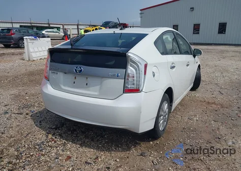 2013 Toyota Prius Plug-In z USA, uszkodzony, nr VIN JTDKN3DP1D3047013